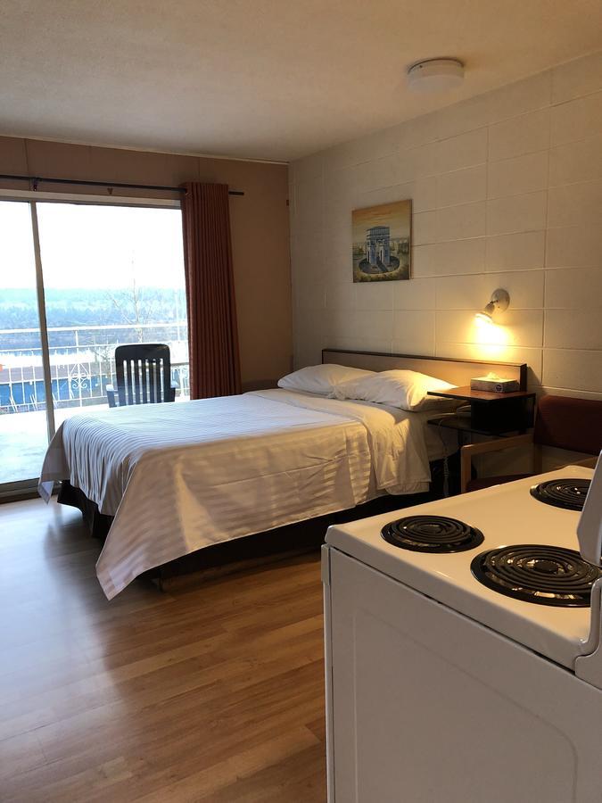 Holiday House Motel Ледисмит Экстерьер фото