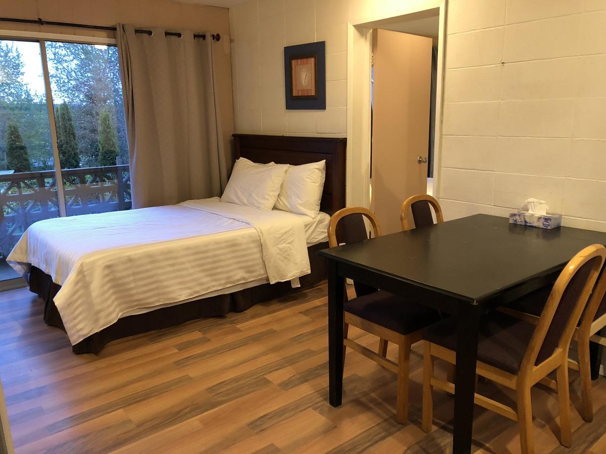 Holiday House Motel Ледисмит Экстерьер фото