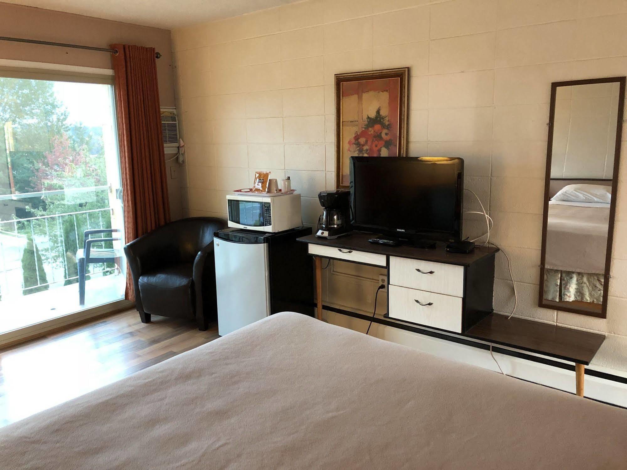 Holiday House Motel Ледисмит Экстерьер фото